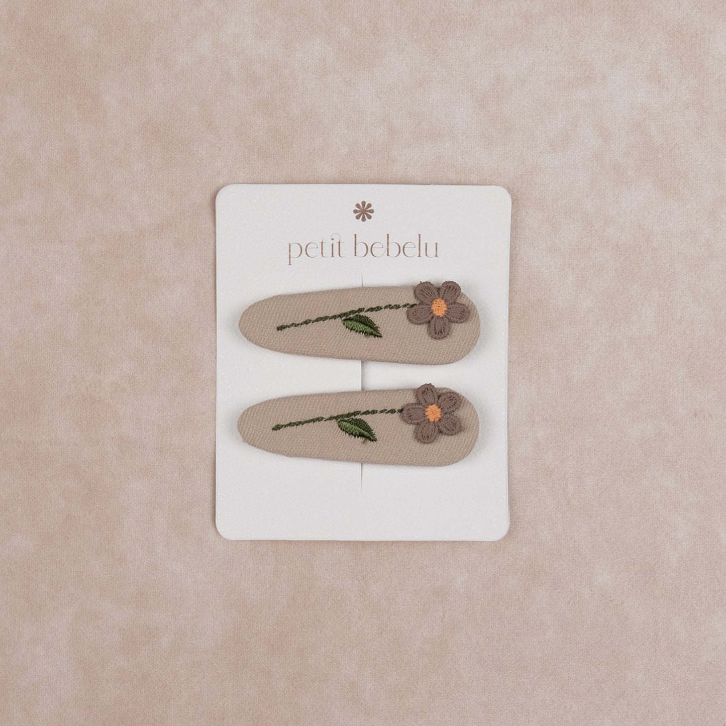 daisy hair clip | gray