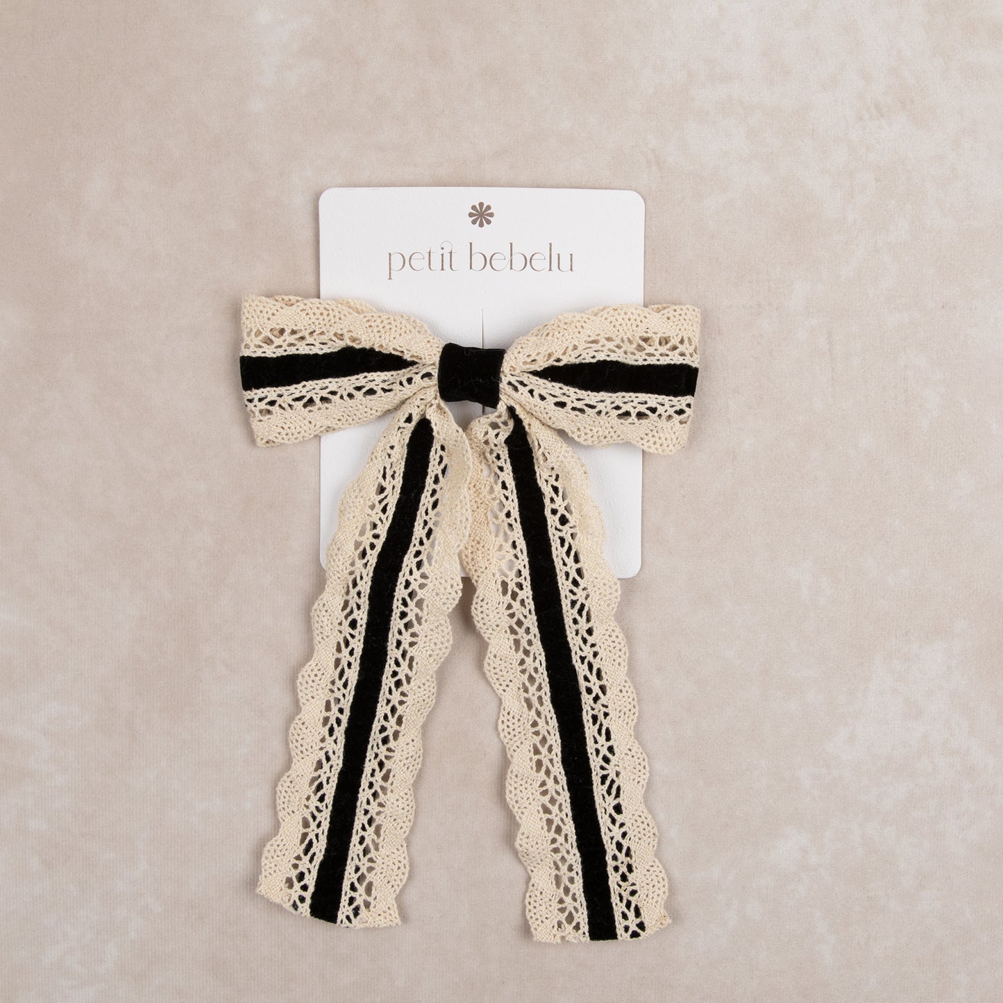 large scalloped velvet lace bow | black & cream
