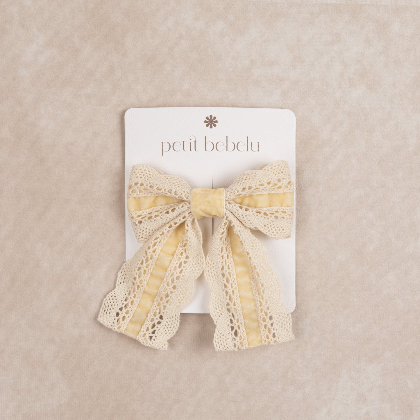 small scalloped velvet lace bow | cream
