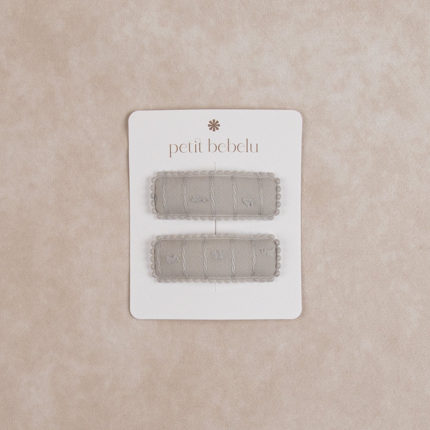 swiss dot beret clip | grey