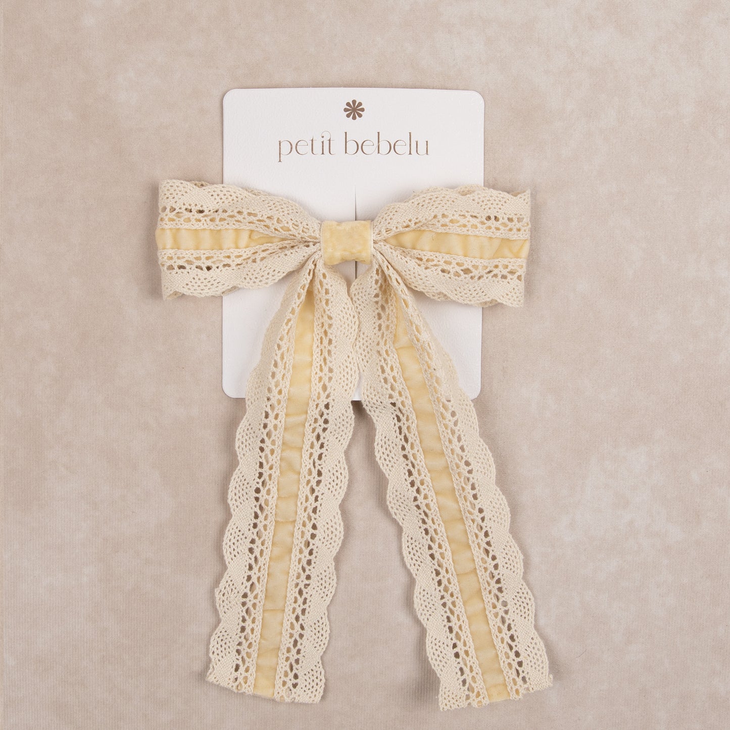large scalloped velvet lace bow | cream