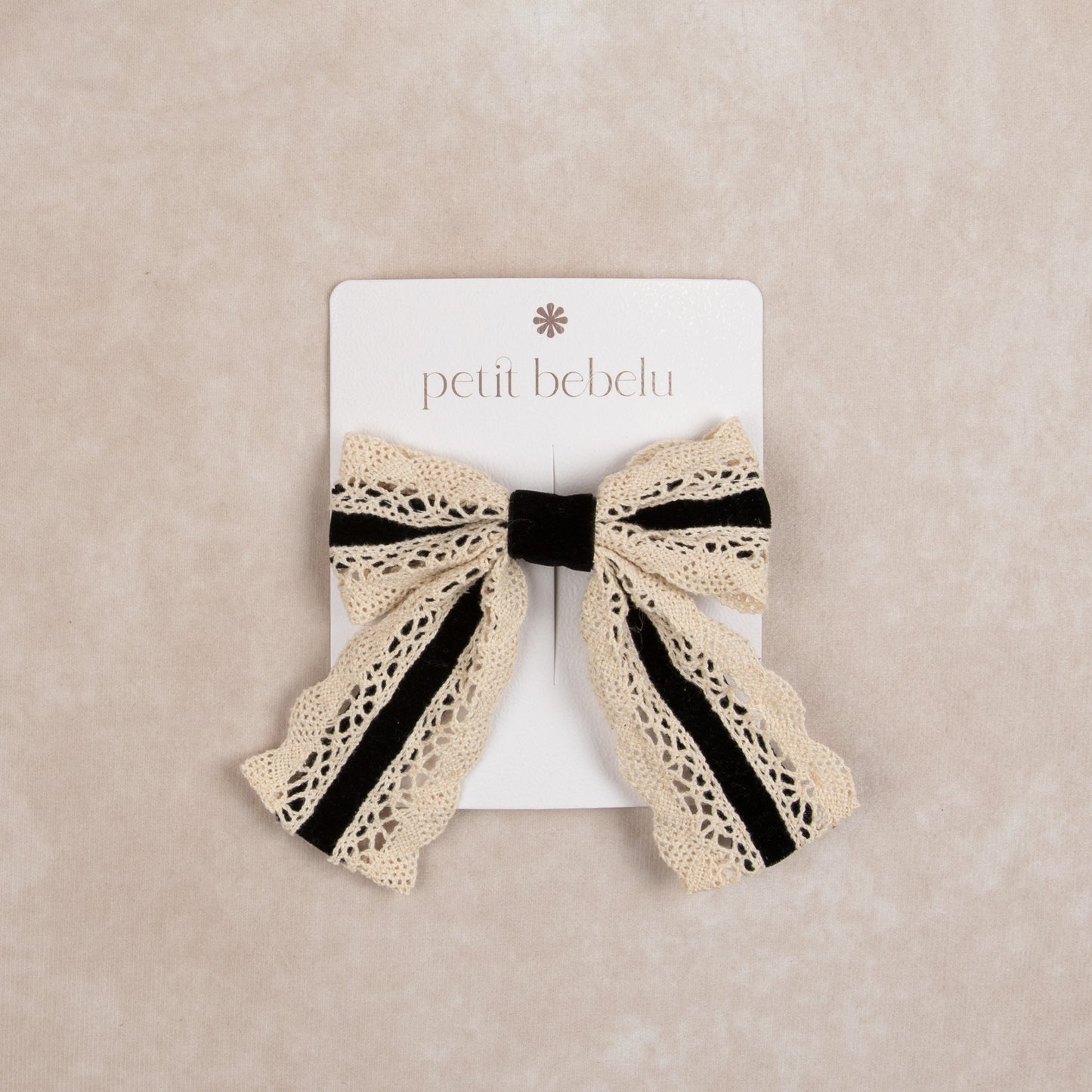 small scalloped velvet lace bow | black & cream
