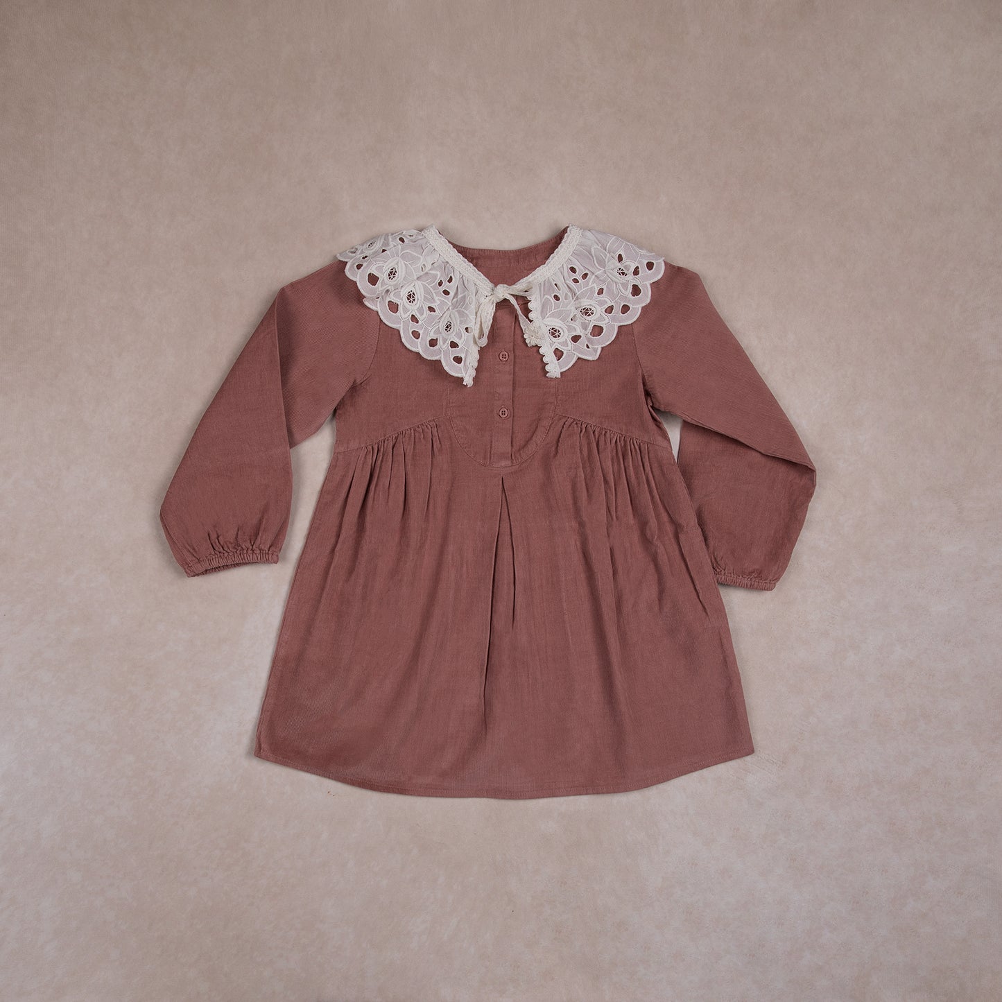 eyelet collar I peony