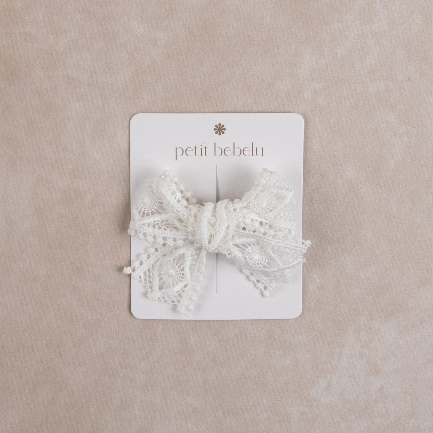 mini lace diamond bow | white